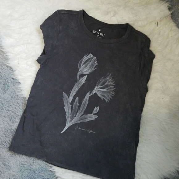 American Eagle Outfitters Tops - Soft and Sexy shirt